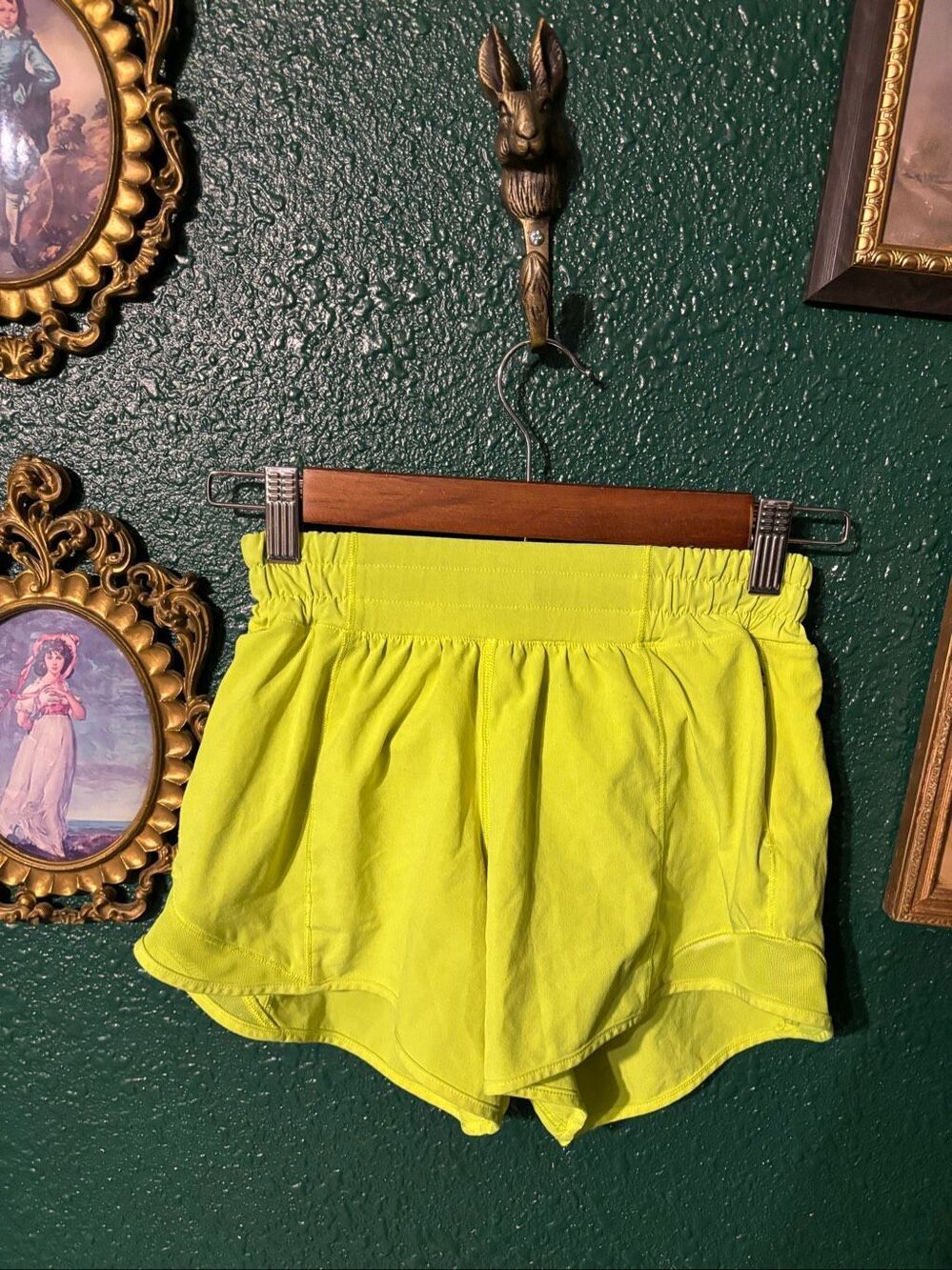 Lululemon Yellow Short Low Rise Hotty Hot 4” Size 2
